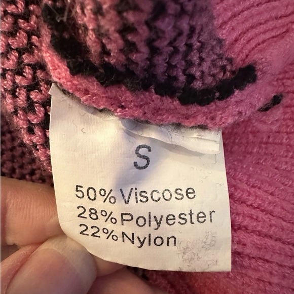 C+D+M Pink/Black Heart Sweater Size Small EUC - Picture 4 of 4